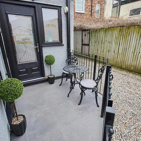 بيت للعطل Host & - Roseberry Topping Townhouse غريت آيتون